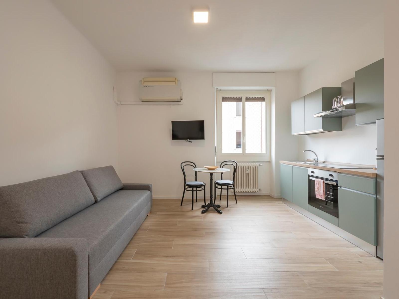 4 Pax - Via Brioschi, 94 * Milano